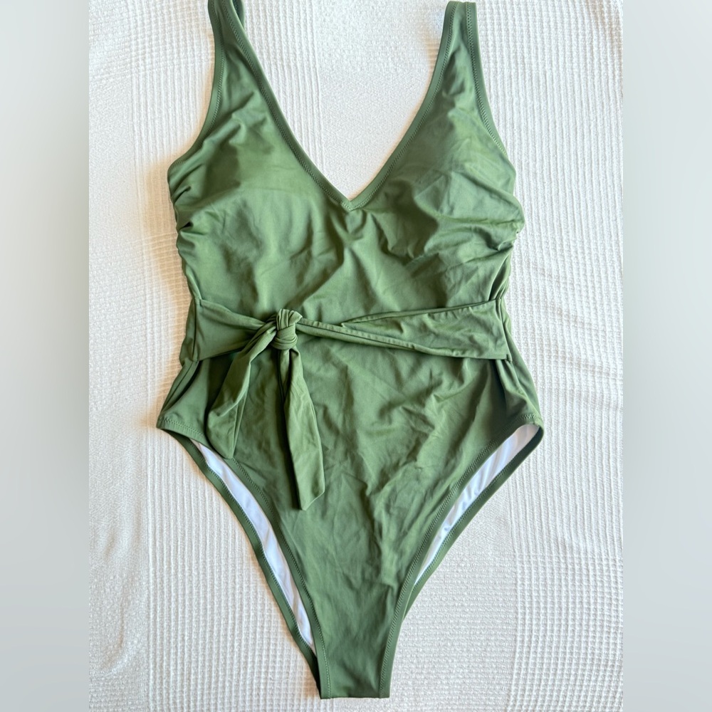Shade & Shore High Cut / Tie Front One-Piece Swimsuit, XL